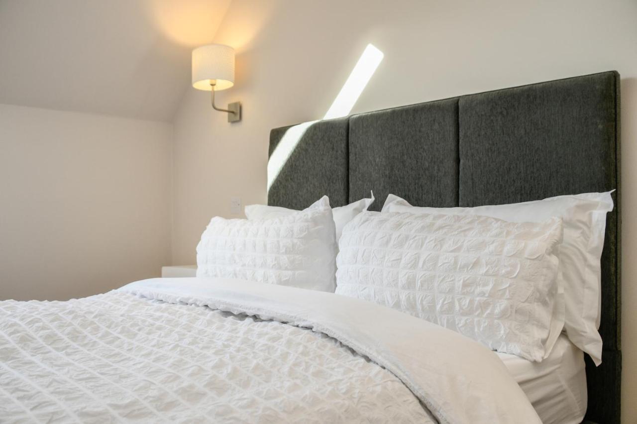 Rowan Tree Apartment - A Modern, Quiet Hideaway With Sweeping Views Across Оубън Екстериор снимка
